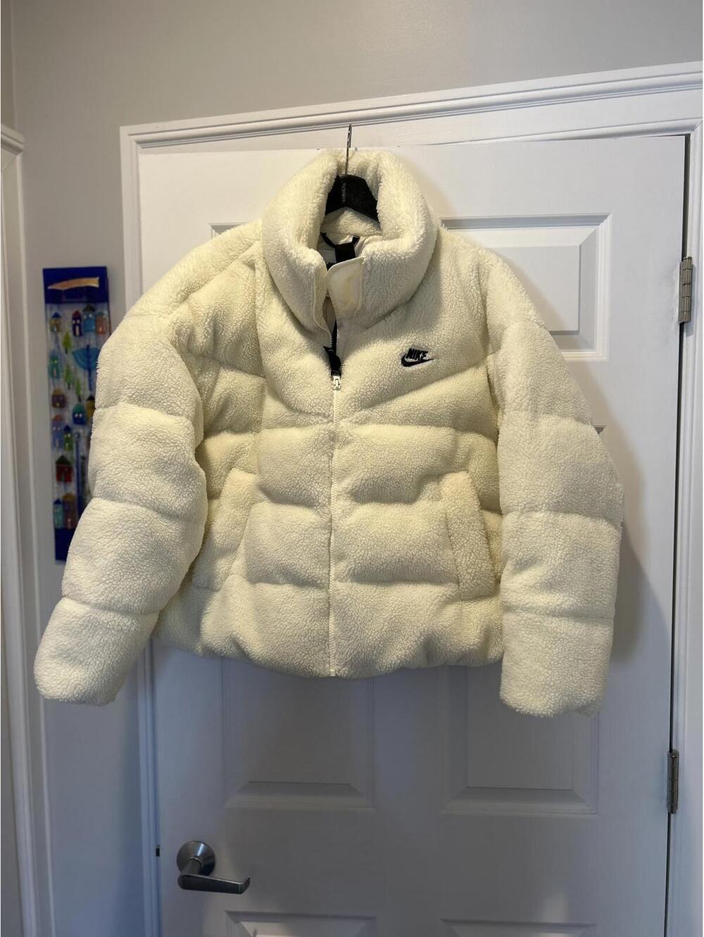 NIKE Spoertswear Wimen’s Therma City Downfill Sherpa  Jacket